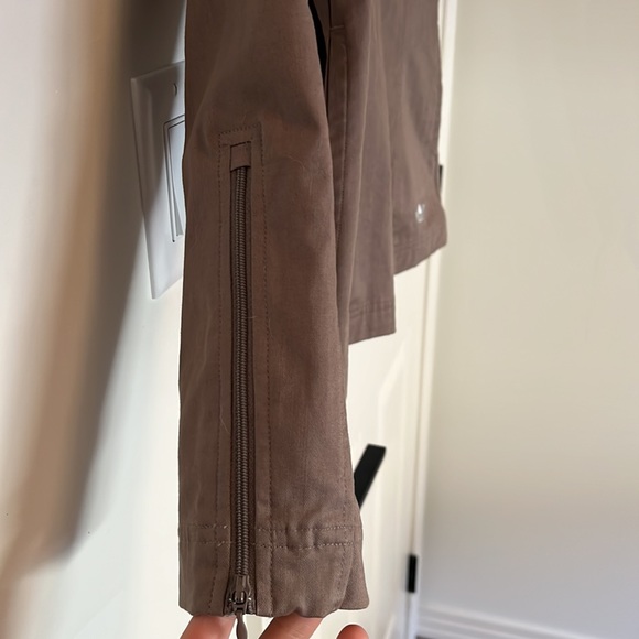 Adidas coat - Picture 5 of 11